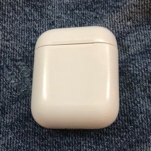 Apple Airpods Charging Case (1st gen)